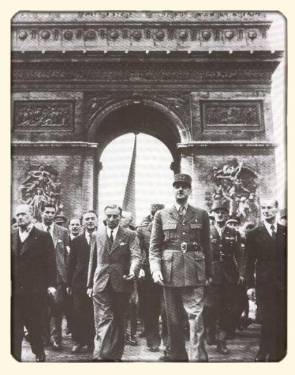 De Gaulle à la Liberation de Paris
